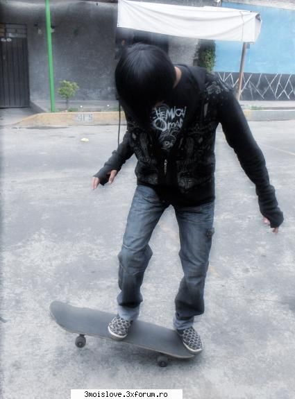 un sweety :razz: emo boys